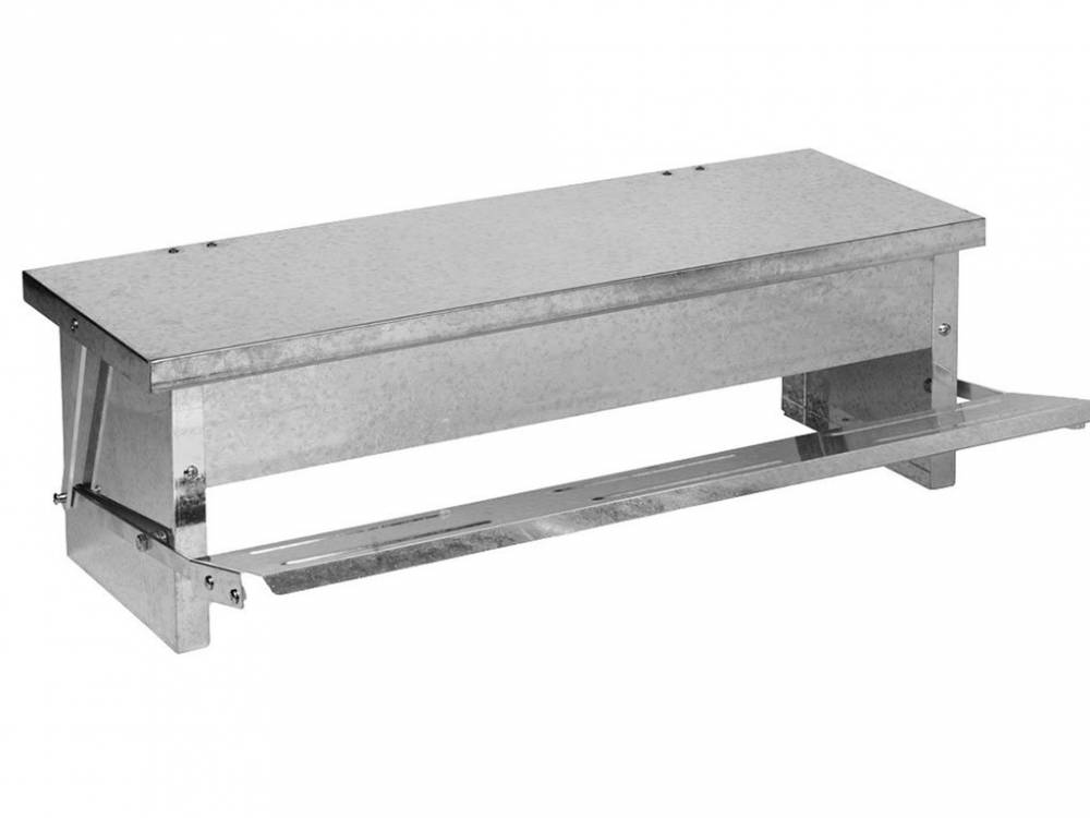 Obrázek k výrobku 120866 - Nášlapné žlabové krmítko pro slepice pozinkované GAUN 11345 - 5 kg