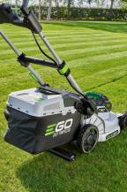 Obrázek k výrobku 78476 - AKU sekačka s pojezdem LM2135E-SP - sada