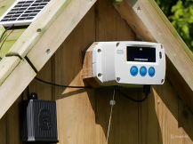 Obrázek k výrobku 126412 - Automatické otevírání a zavírání kurníku CHICKEN GUARD PRO SOLAR