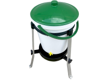 Obrázek k výrobku 126515 - Kbelíková napáječka pro slepice, drůbež RIVER SYSTEMS RIVUS 141/03 - 17l, plastová s niply