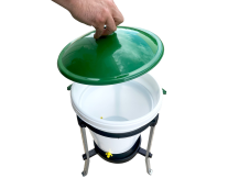 Obrázek k výrobku 126515 - Kbelíková napáječka pro slepice, drůbež RIVER SYSTEMS RIVUS 141/03 - 17l, plastová s niply