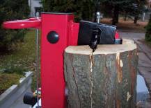 Kříž štípací při práci