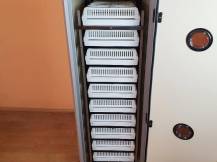 Obrázek k výrobku 125712 - Plně automatická líheň na vejce CIMUKA HB700S AUTOMATIC