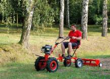 Provzdušňovač tažený PT-1000 při práci