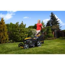 Obrázek k výrobku 69773 - Riwall PRO RPM 5155 PRO multifunkční travní sekačka 4 v 1 s benzinovým motorem a pojezdem