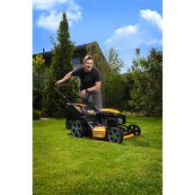 Obrázek k výrobku 69773 - Riwall PRO RPM 5155 PRO multifunkční travní sekačka 4 v 1 s benzinovým motorem a pojezdem