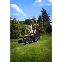 Obrázek k výrobku 69773 - Riwall PRO RPM 5155 PRO multifunkční travní sekačka 4 v 1 s benzinovým motorem a pojezdem